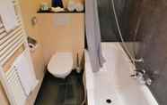 Toilet Kamar 2 Hotel Biskajer by CW Hotel Collection - Adults Only