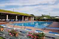 Swimming Pool Hotel Etna