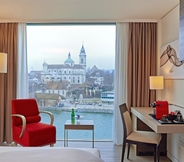 Kamar Tidur 2 H4 Hotel Solothurn