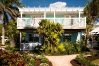 Bangunan Tropic Isle at Anna Maria Island Inn