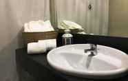In-room Bathroom 3 Hotel de Moura