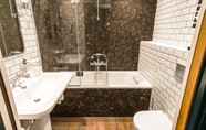 Toilet Kamar 3 Hotel Whistler