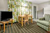 Ruang Umum Rodeway Inn & Suites Winter Haven Chain Of Lakes