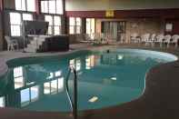 Swimming Pool Quality Inn & Suites