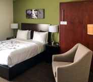 ห้องนอน 4 Sleep Inn & Suites Quebec City East