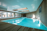 Swimming Pool Villa Louise