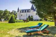 Swimming Pool Château des Tesnières