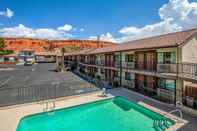 Swimming Pool Rodeway Inn St George North - Near Pioneer Park