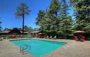 Swimming Pool 2 Majestic Mountain Inn