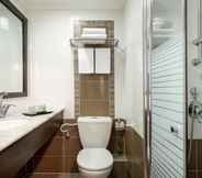 Toilet Kamar 4 Leonardo Inn Hotel Dead Sea