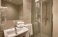 In-room Bathroom 6 2Sleep - Estudios Benidorm