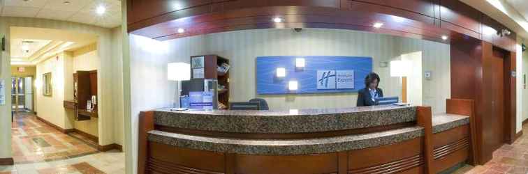 Lobby Holiday Inn Express & Suites Brampton, an IHG Hotel