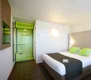 Kamar Tidur 3 greet Hotel Versailles - Voisins Le Bretonneux