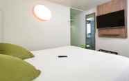 Bedroom 2 Hotel Campanile Montesson - Le Vésinet