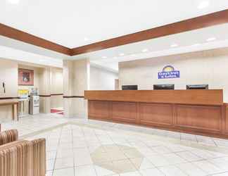 Lobi 2 Days Inn & Suites by Wyndham Seaford