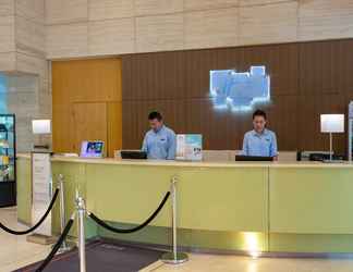 Lobi 2 Holiday Inn Express Airport Tianjin, an IHG Hotel