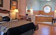 Bedroom 3 Coast Inn and Spa Fort Bragg
