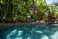 Kolam Renang Seascape Holidays - Coral Apartments