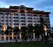 Exterior 2 Mulia Hotel