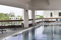 Swimming Pool Mulia Hotel