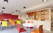 Restaurant 7 Premiere Classe Paris Ouest - Pont de Suresnes