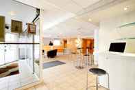 Lobby Premiere Classe Paris Ouest - Pont de Suresnes