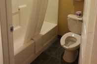 Toilet Kamar Lindsay Inn