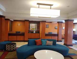 Lobi 2 Fairfield Inn & Suites by Marriott Greensboro Wendover