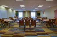 Functional Hall Fairfield Inn & Suites by Marriott Edison-South Plainfield