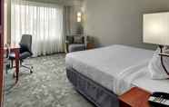 Bedroom 6 Courtyard by Marriott Anniston Oxford