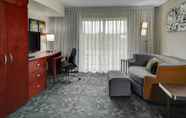 Common Space 3 Courtyard by Marriott Anniston Oxford