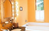 In-room Bathroom 3 Wedmore Place