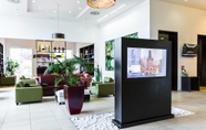 Lobi 4 Courtyard by Marriott Prague Airport