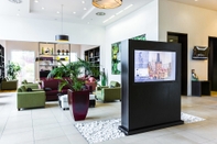 Lobby Courtyard by Marriott Prague Airport