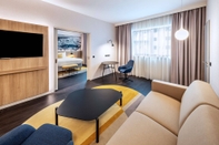 Common Space Courtyard by Marriott Prague Airport