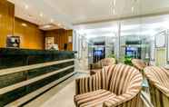 Lobby 2 Hotel Exe Suites 33