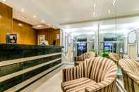 Lobby Hotel Exe Suites 33