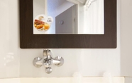 In-room Bathroom 5 Premiere Classe Montauban