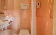 In-room Bathroom 3 Premiere Classe Limoges Nord