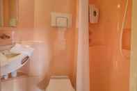 In-room Bathroom Premiere Classe Limoges Nord