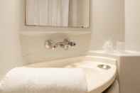 In-room Bathroom Premiere Classe Brive La Gaillarde Ouest