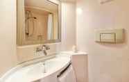 In-room Bathroom 3 Premiere Classe Arles