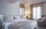 Phòng ngủ 7 Loizos Stylish Residences