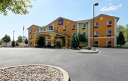 Exterior 4 Sleep Inn South Bend Airport