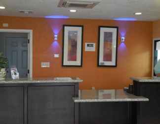 Lobi 2 Best Economy Inn n Suites