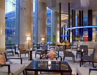 Lobi 2 Sheraton Grand Shanghai Pudong Hotel & Residences