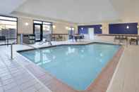 สระว่ายน้ำ SpringHill Suites by Marriott Indianapolis Fishers