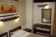 Kamar Tidur Claridge Hotel