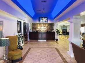 Lobi 4 Days Inn & Suites by Wyndham Lakeland