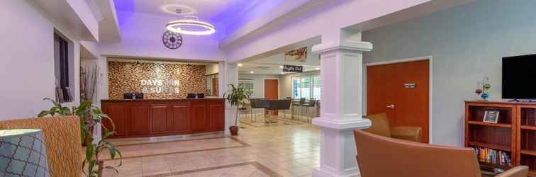 Lobby Days Inn & Suites by Wyndham Lakeland